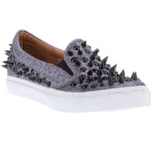 Jeffrey Campbell size 39 spiked shoe